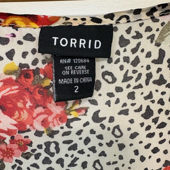 Torrid Sleeveless Floral Leopard Print Top Button Front Sheer Open Back Size 2XL - Picture 8 of 12